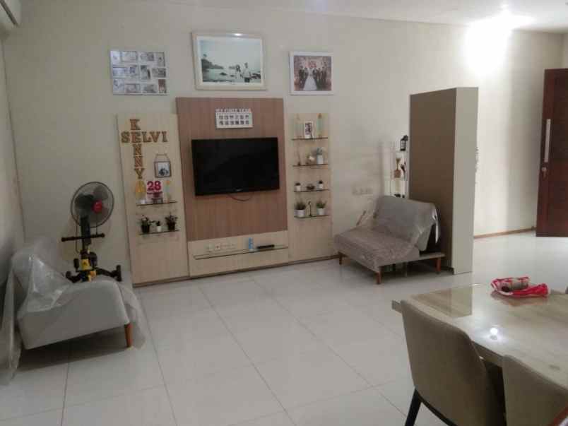 dijual cepat rumah topaz pokcan 2 lantai shm 1 4m nett