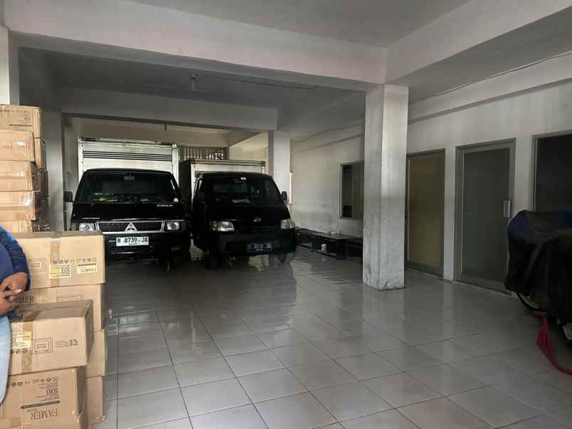 dijual gudang di jl kokrosono semarang