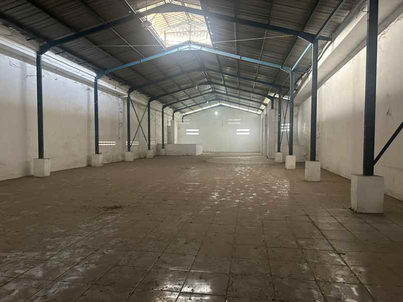 dijual gudang di jl kokrosono semarang