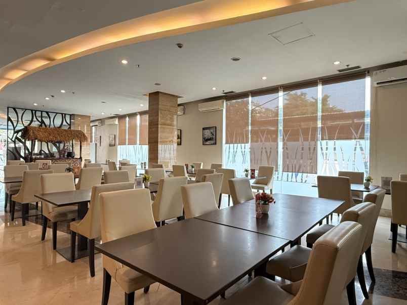 dijual hotel blok m