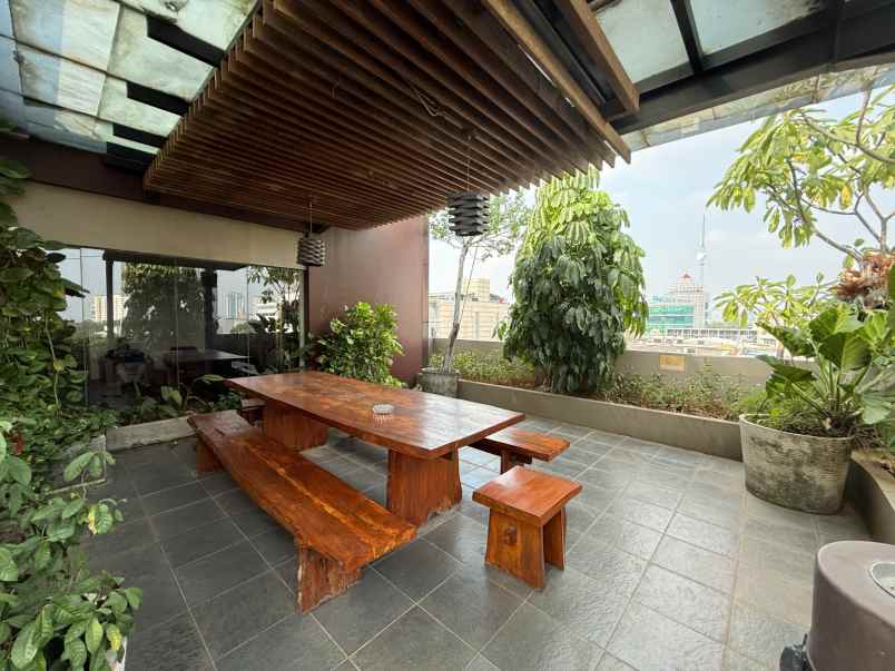 dijual hotel blok m