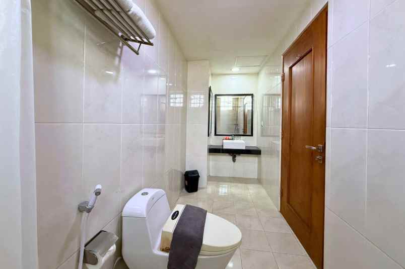 dijual hotel blok m
