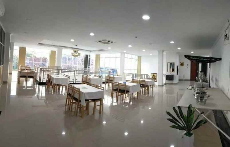 dijual hotel jl babaran