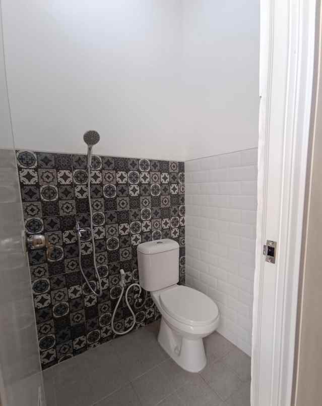 dijual kost aktif full anak kost di karangploso