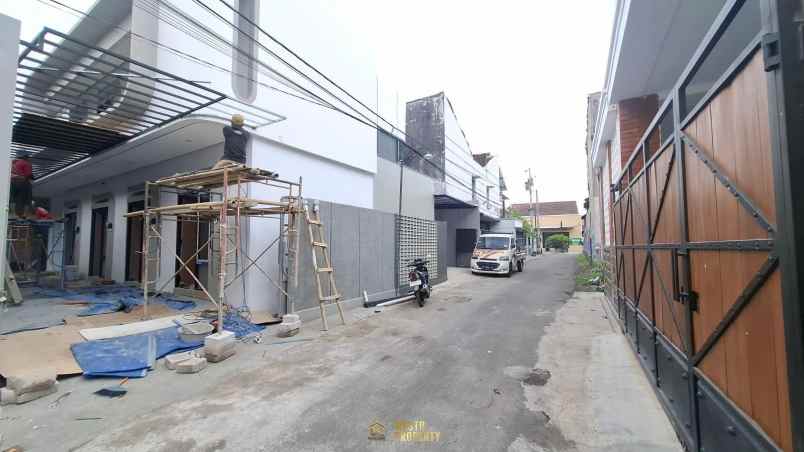 dijual kost condongcatur kec depok kab