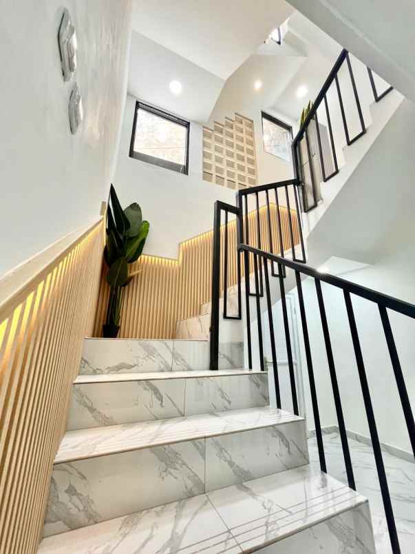 dijual kost jalan tomang utara