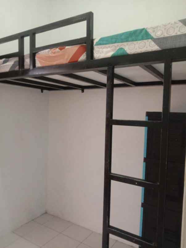 dijual kost jl manisi