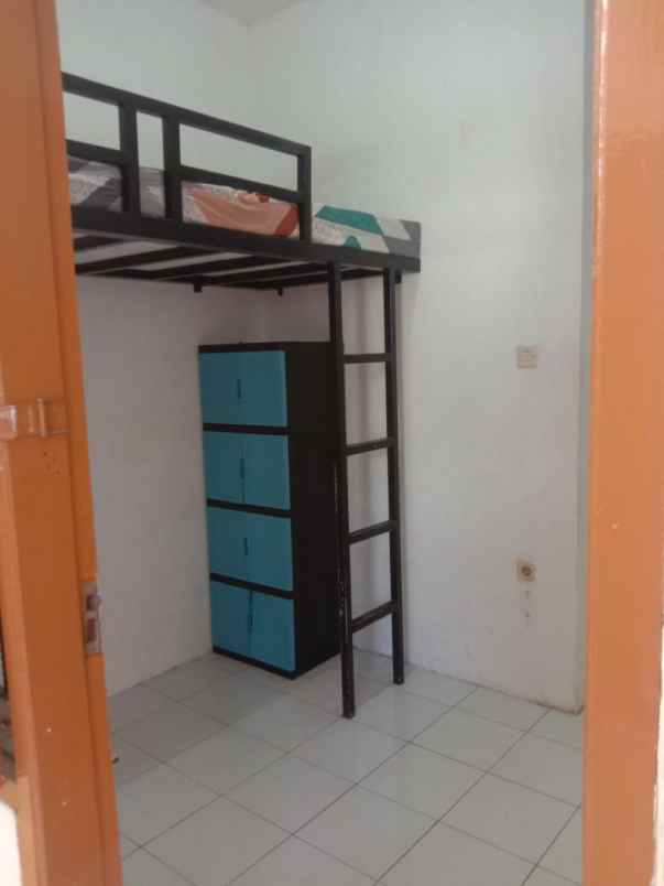 dijual kost jl manisi