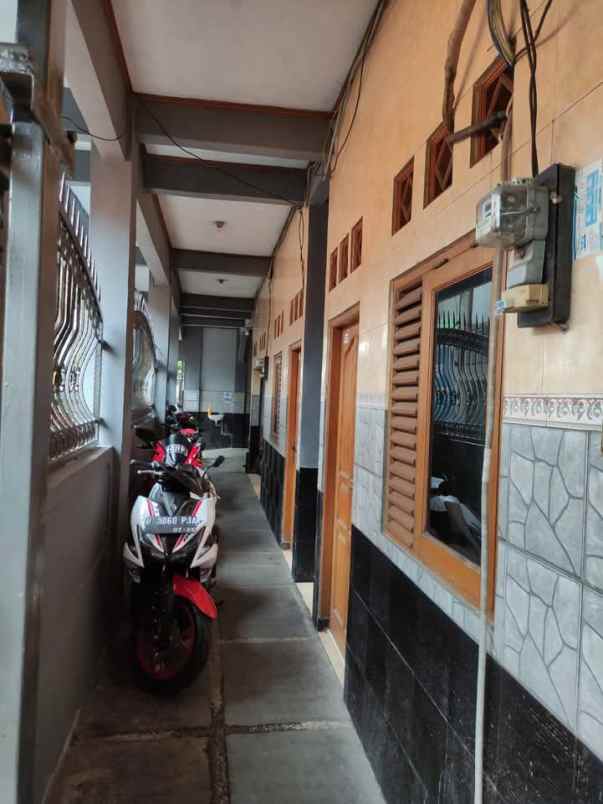 dijual kost kebayoran baru