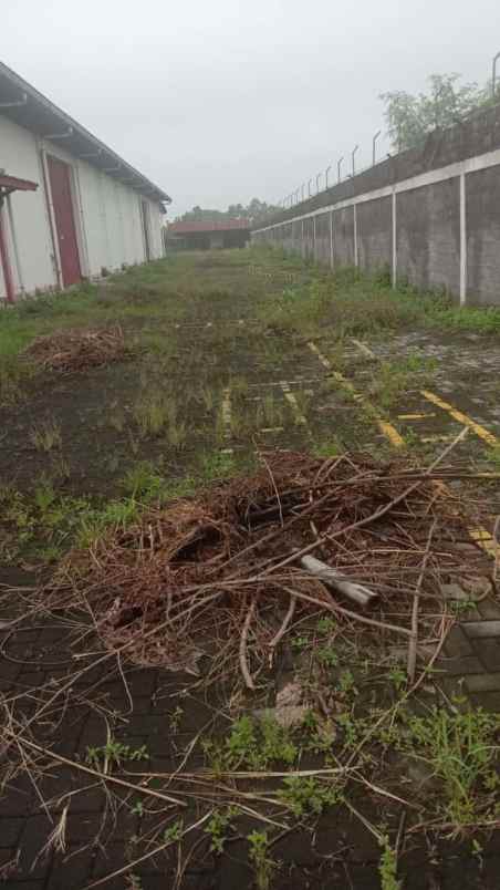 dijual lahan dan gudang di paulan colomadu karanganyar