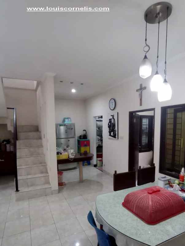 dijual murah rumah kantor 2 lantai di gatsu denpasar