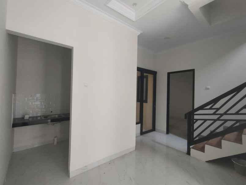 dijual murah rumah minimalis 2 lantai di depok
