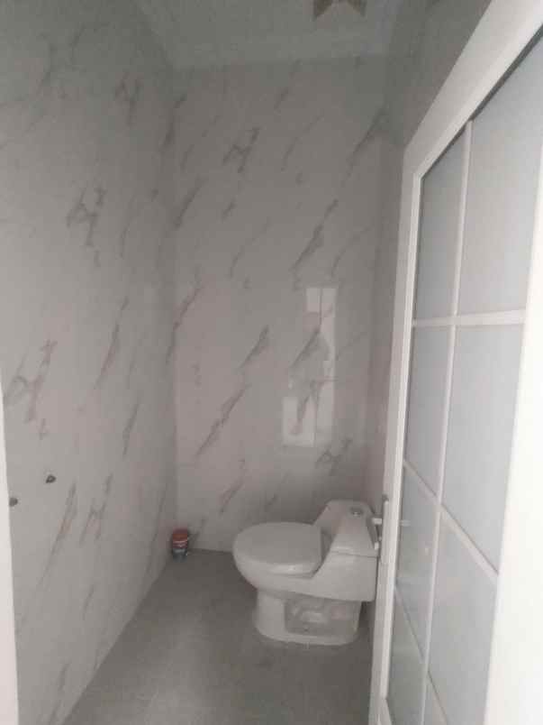 dijual murah rumah minimalis 2 lantai di depok