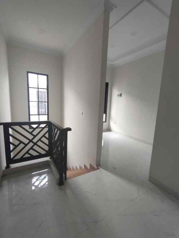 dijual murah rumah minimalis 2 lantai di depok