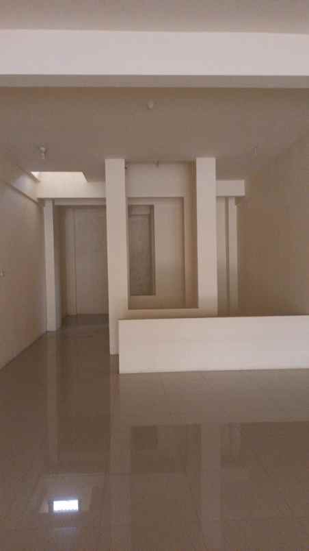 dijual ruko gudang kantor jalan raya ngagel