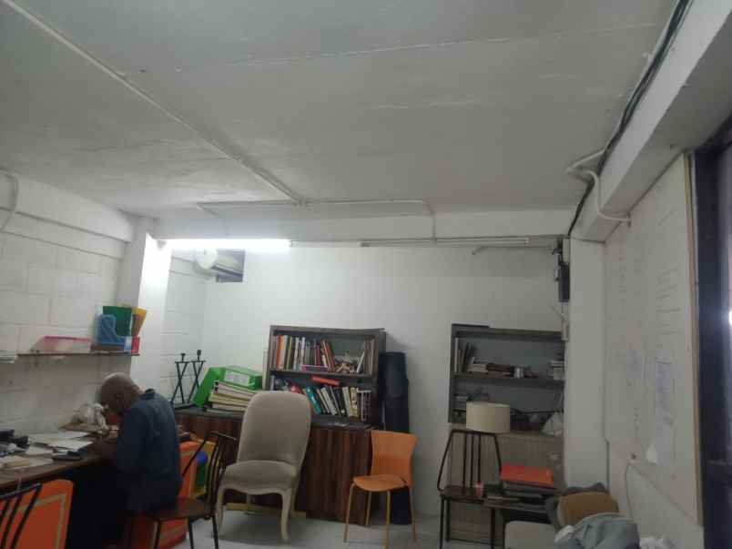 dijual ruko gudang kantor kedinding