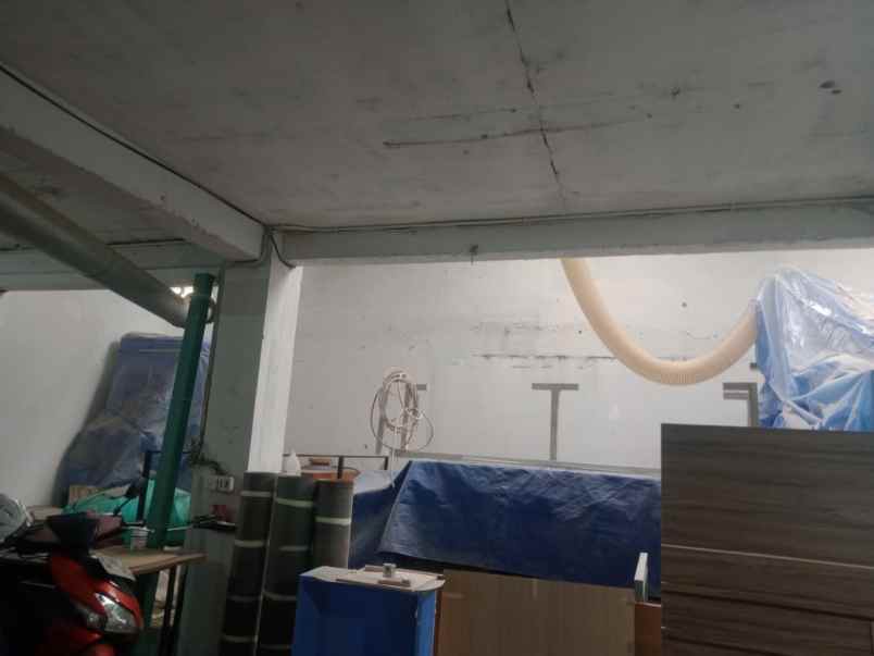 dijual ruko gudang kantor kedinding