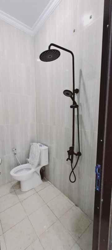 dijual rumah 2 lantai siap huni perumnas 1 bekasi