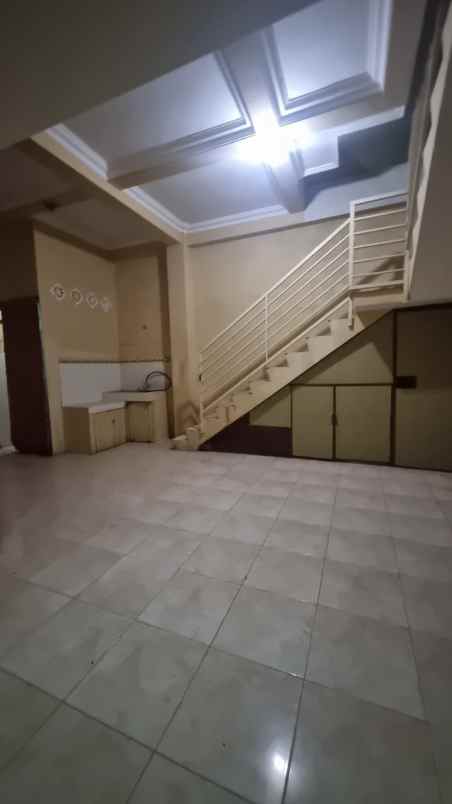 dijual rumah 2lantai di sidoarjo