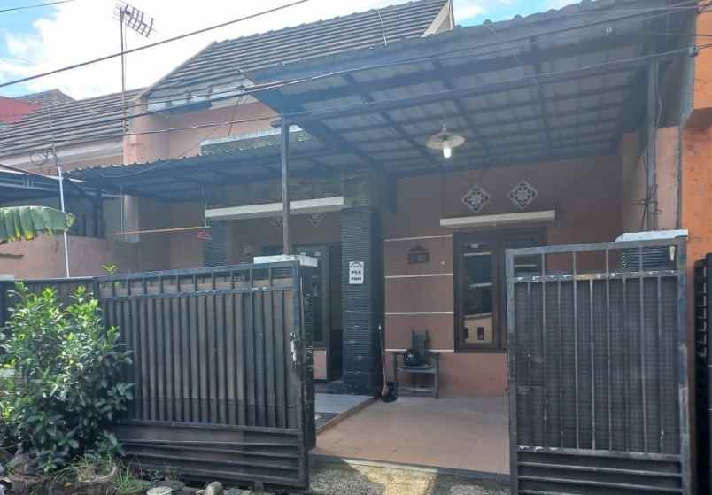 dijual rumah 2lantai di sidoarjo