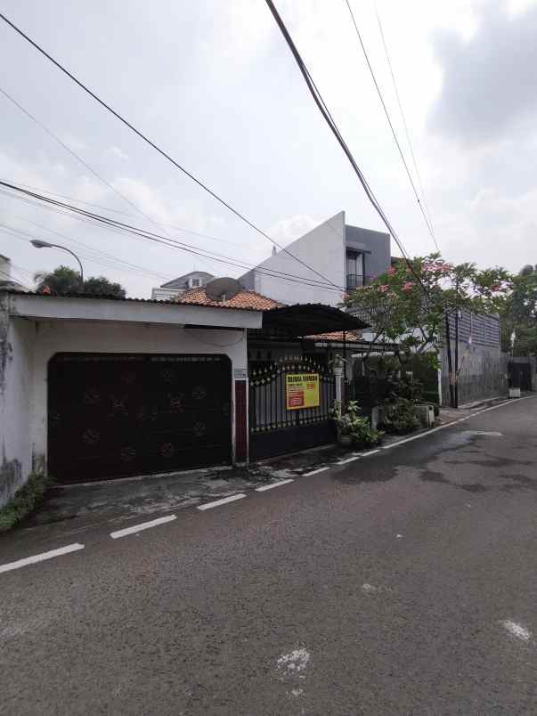 dijual rumah ampera kemang