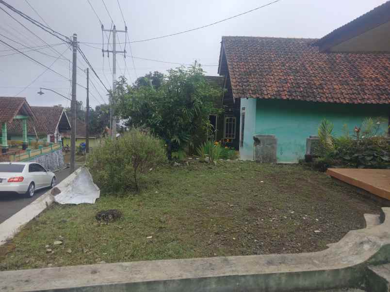 dijual rumah apa ada nya tinggal renov saja