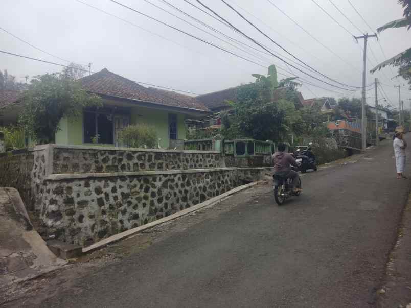 dijual rumah apa ada nya tinggal renov saja