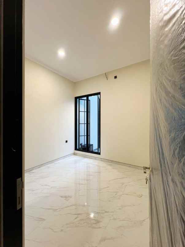 dijual rumah araya 2 galaxy bumi permai