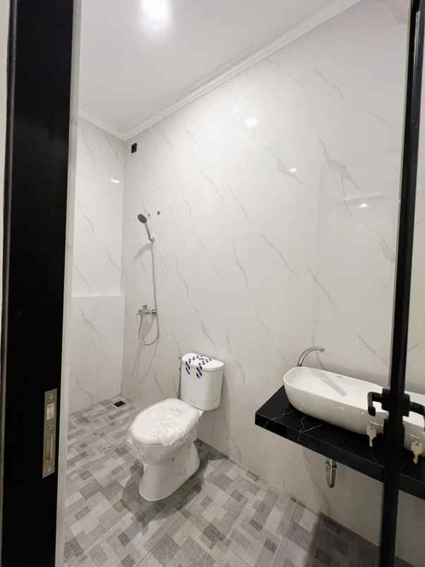 dijual rumah araya 2 galaxy bumi permai