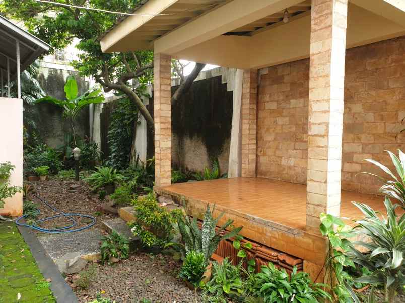 dijual rumah asri di dalam townhouse