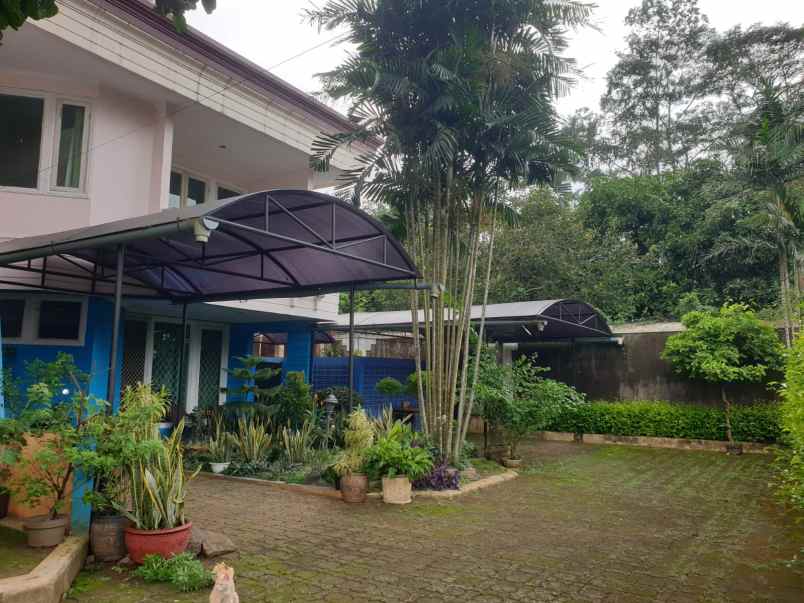 dijual rumah asri di dalam townhouse