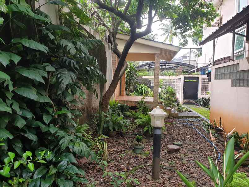 dijual rumah asri di dalam townhouse