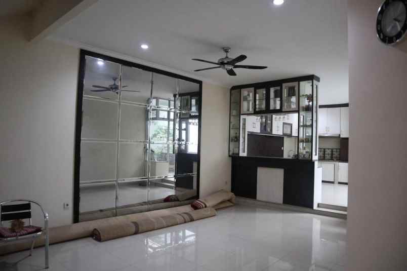 dijual rumah bagus 2 lantai di galaxy bekasi