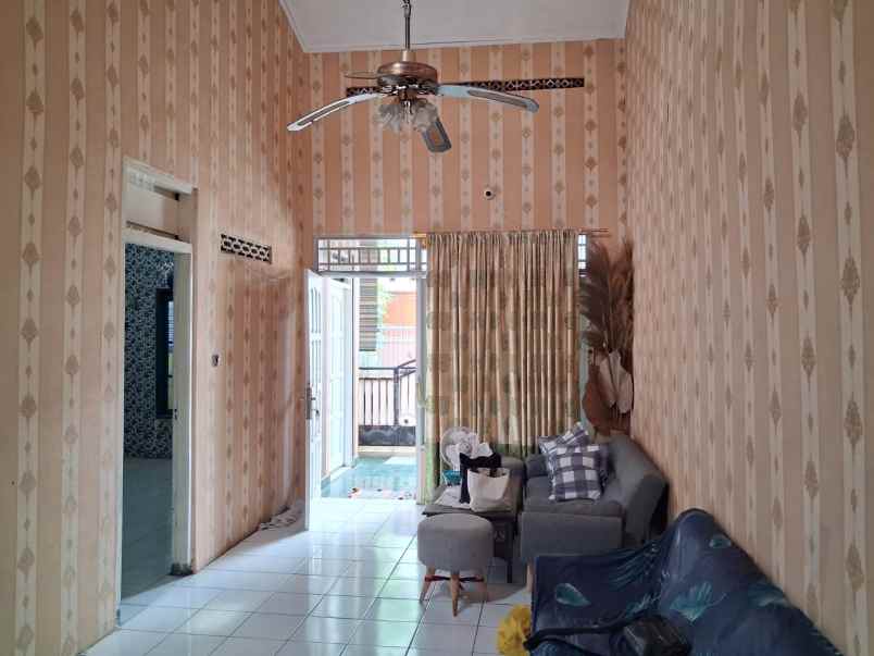 dijual rumah banyumanik