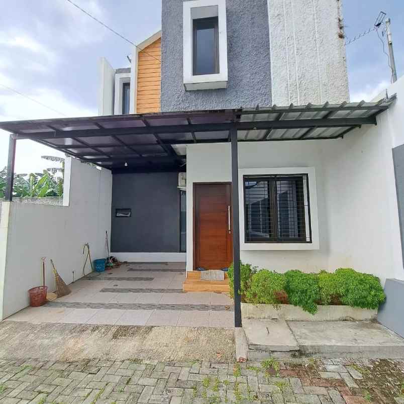 dijual rumah baru 2 lantai harga terbaik di jatiasih