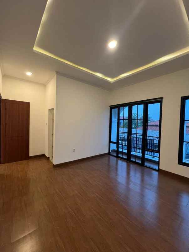 dijual rumah baru dalam komplek siap huni