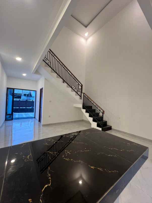 dijual rumah baru dalam komplek siap huni