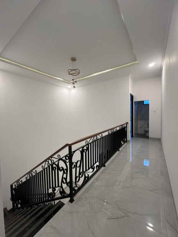 dijual rumah baru dalam komplek siap huni