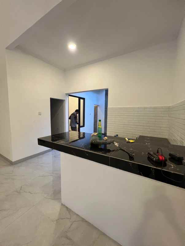 dijual rumah baru dalam komplek siap huni