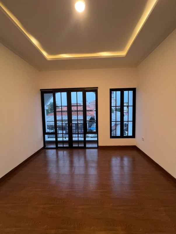 dijual rumah baru dalam komplek siap huni