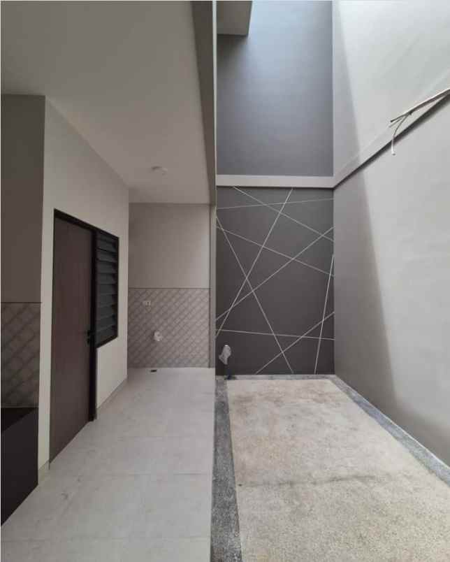 dijual rumah baru di kutisari indah surabaya selatan