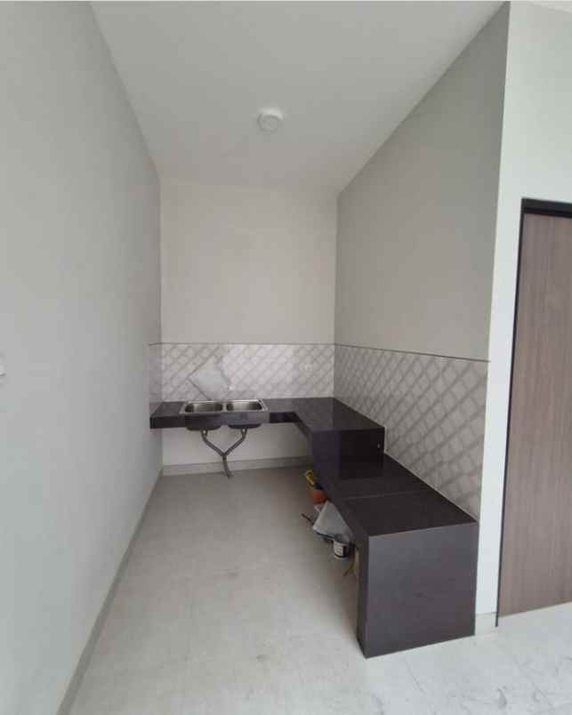 dijual rumah baru di kutisari indah surabaya selatan