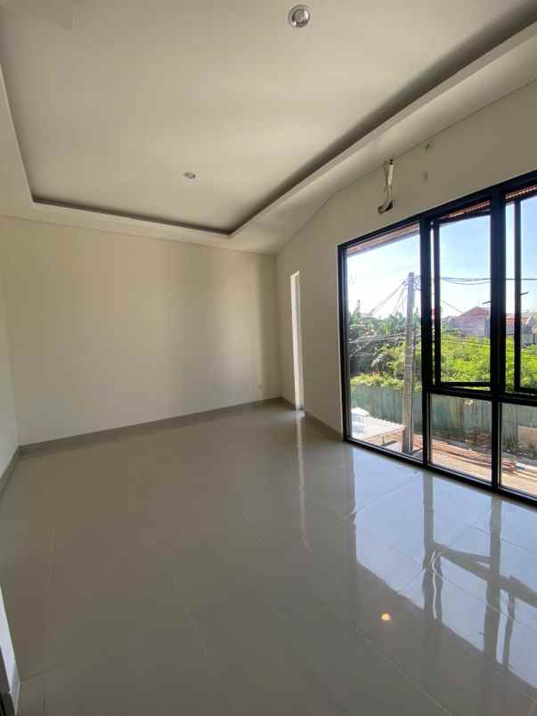 dijual rumah baru rungkut mapan merr upn rev a428