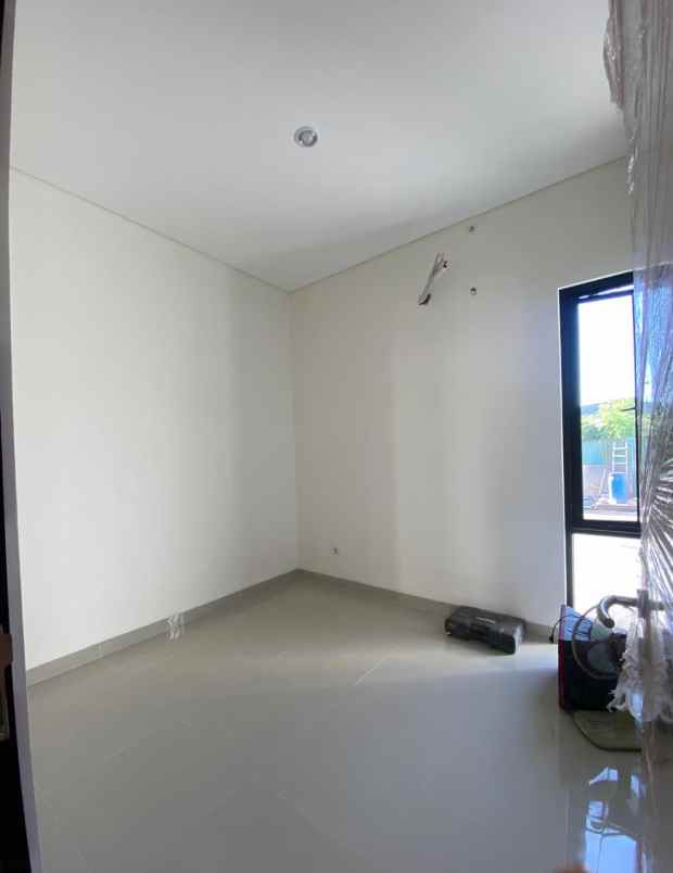 dijual rumah baru rungkut mapan merr upn rev a428