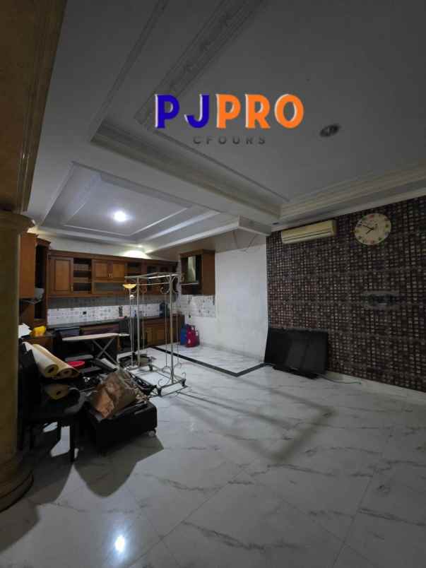 dijual rumah boulevard hijau