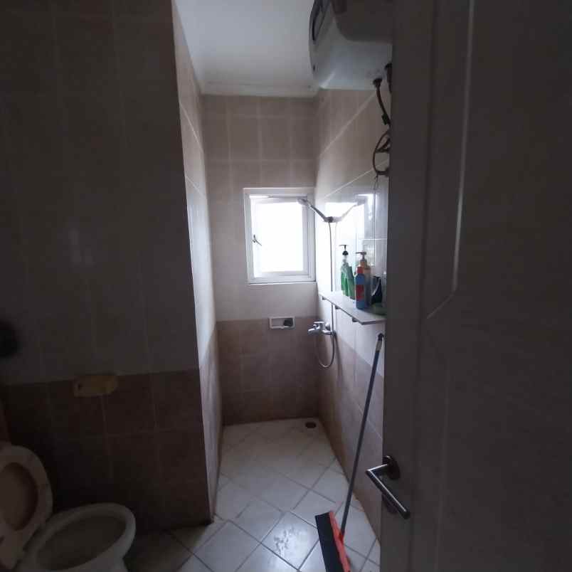 dijual rumah boulevard kota wisata cibubur