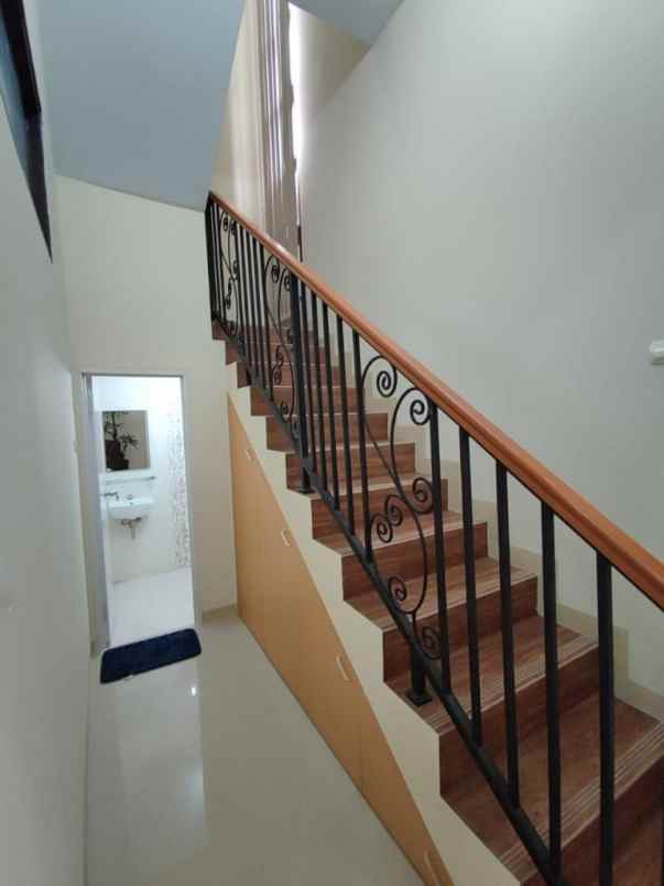 dijual rumah bukit pratama residence