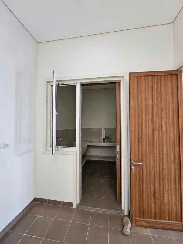 dijual rumah candi golf