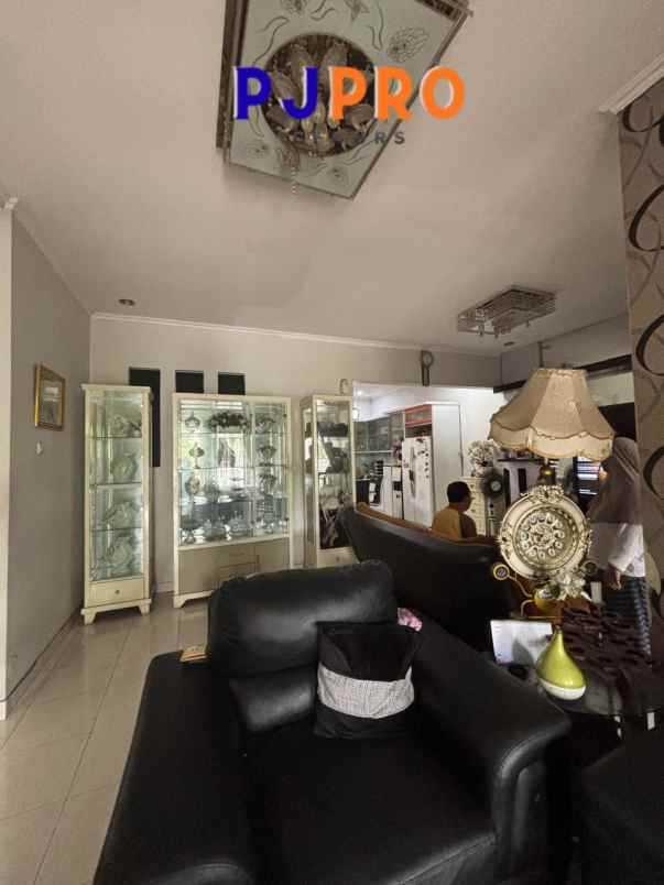 dijual rumah cantik di harapan indah 2 cluster ifolia