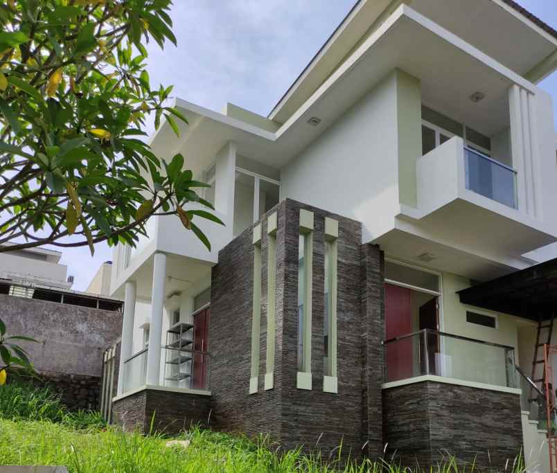 dijual rumah cantik hook modern hill tangerang